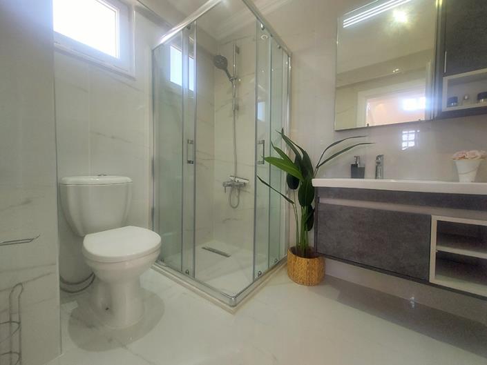 Image No.33-5 Bed Villa / Detached for sale