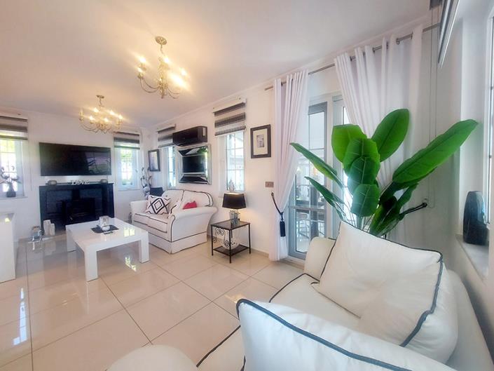 Image No.34-5 Bed Villa / Detached for sale