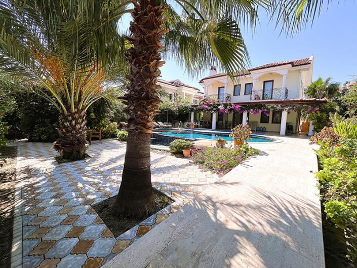 Image No.3-4 Bed Villa / Detached for sale