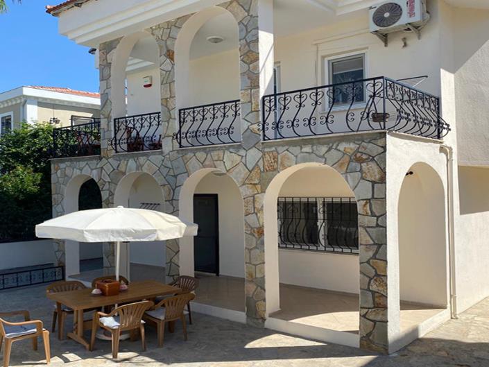 Image No.1-4 Bed Villa / Detached for sale