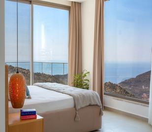bedroom-with-sea-view