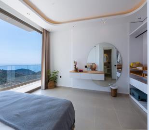 private-balcony-leading-off-bedroom