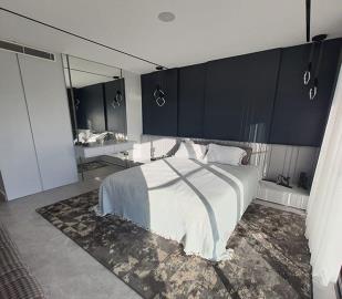 large-double-size-bedroom