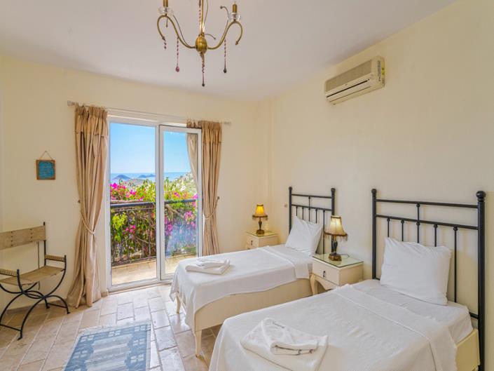 Image No.16-3 Bed Villa / Detached for sale