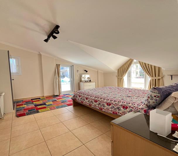 Image No.14-3 Bed Duplex for sale