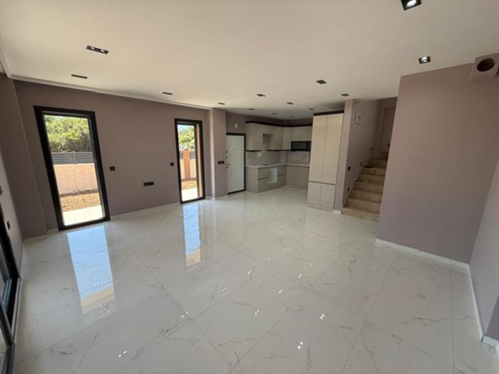 Image No.2-3 Bed Villa for sale