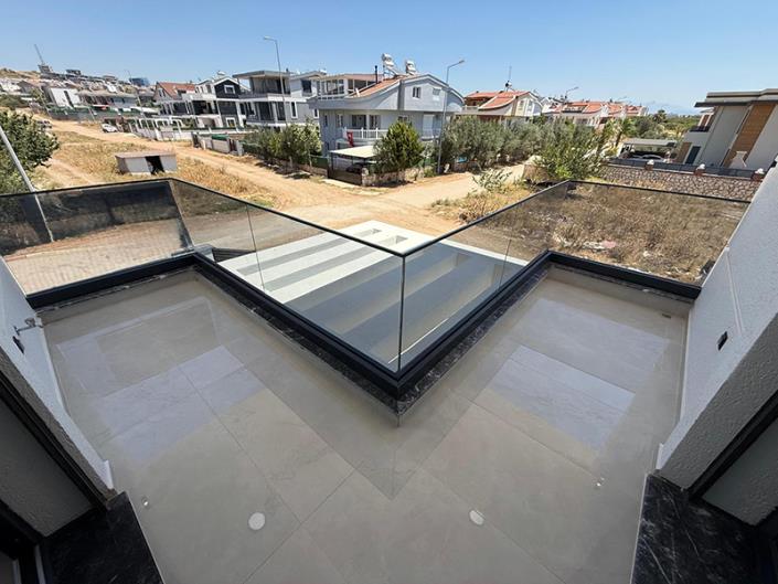 Image No.8-4 Bed Villa / Detached for sale