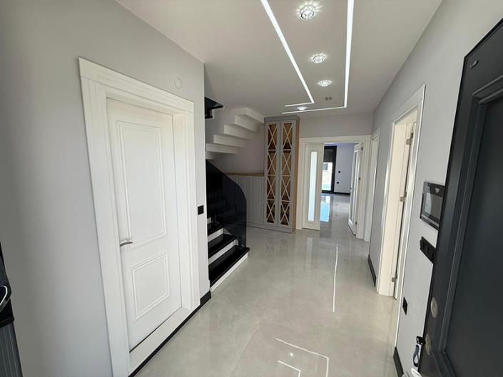 Image No.2-4 Bed Villa / Detached for sale