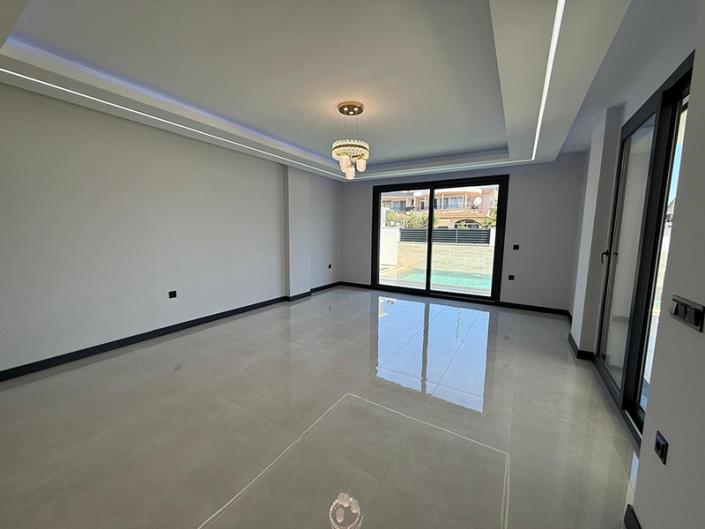 Image No.14-4 Bed Villa / Detached for sale