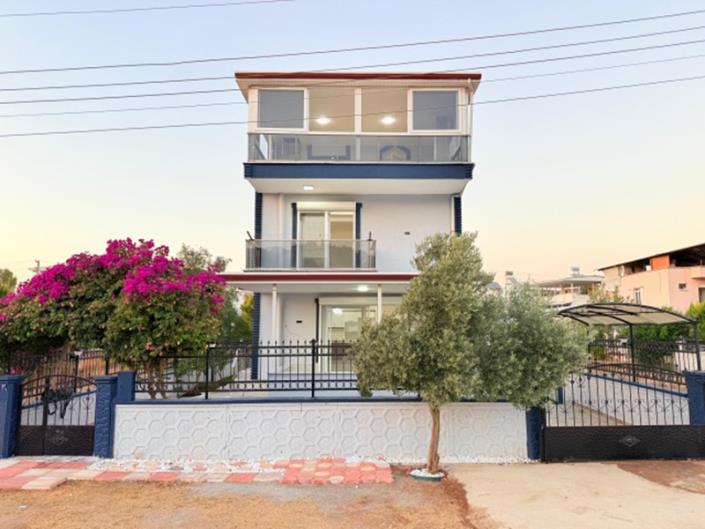Image No.1-3 Bed Villa / Detached for sale