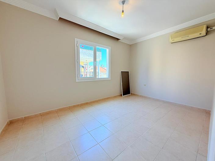 Image No.24-3 Bed Semi-Detached for sale