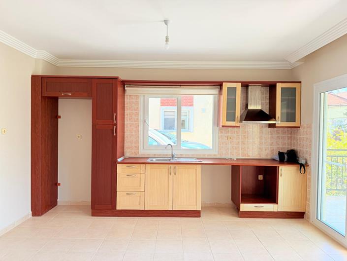 Image No.18-3 Bed Semi-Detached for sale