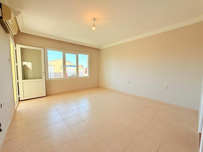 Image No.26-3 Bed Semi-Detached for sale