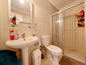 fully-fitted-family-bathroom