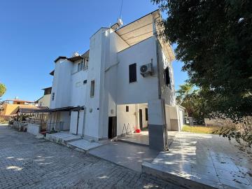 Rear-view-of-property