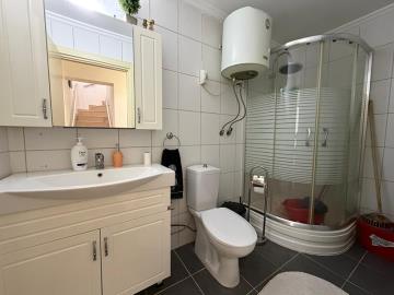 Family-bathroom