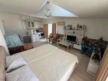 Large-living-space-on-upper-floor