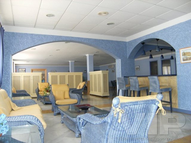 Image No.4-12 Bed Property for sale