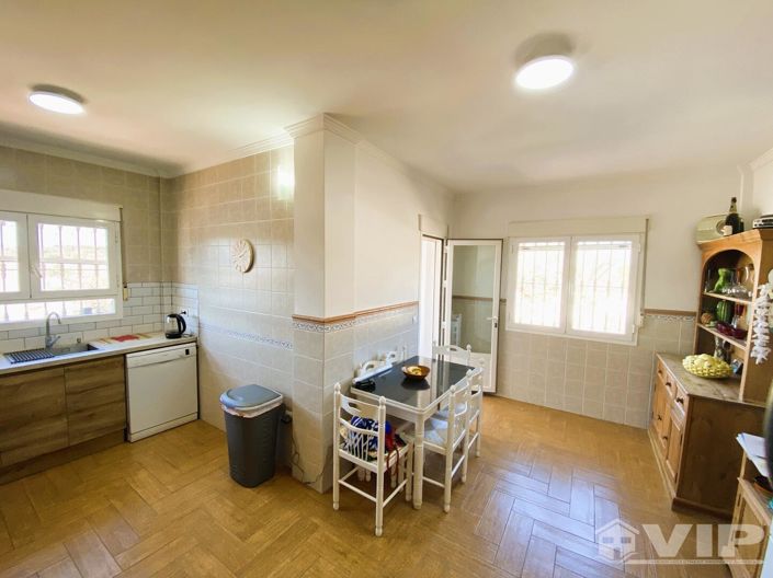 Image No.10-6 Bed Villa for sale