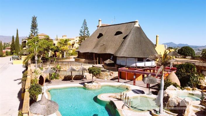 Image No.10-5 Bed Villa for sale