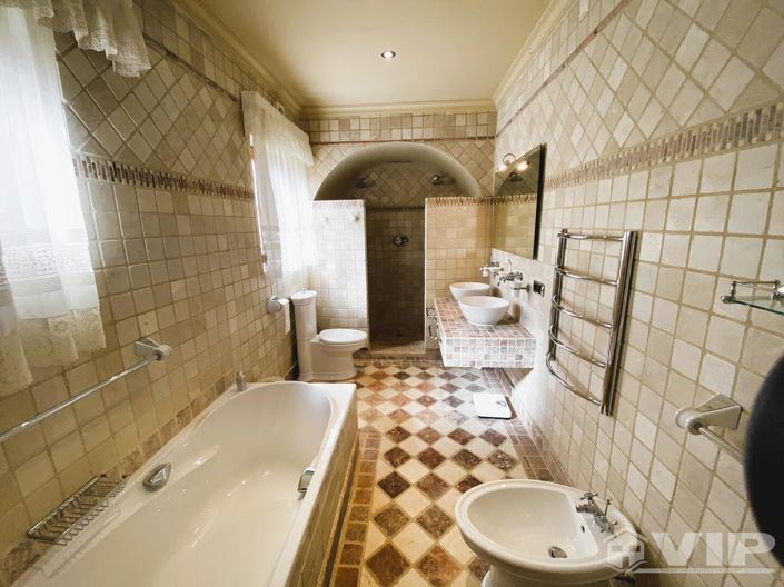 Image No.17-4 Bed Villa for sale