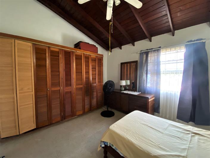 Image No.23-6 Bed House for sale