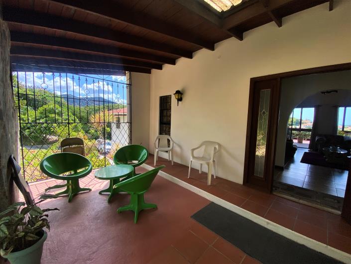 Image No.10-6 Bed House for sale