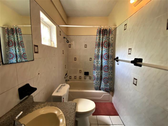 Image No.8-5 Bed House for sale