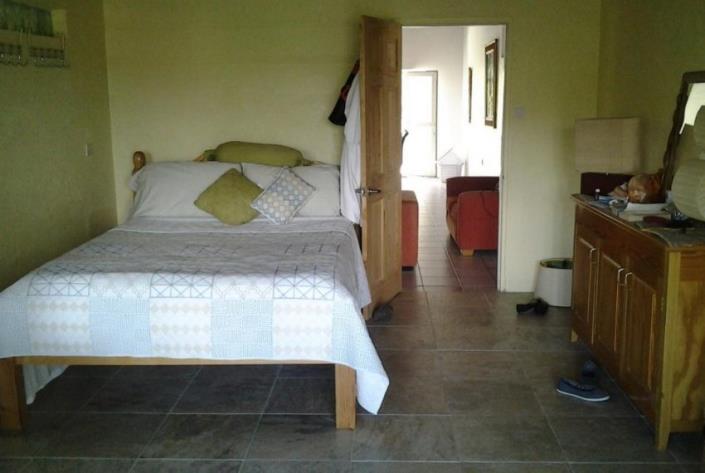 Image No.9-6 Bed House for sale