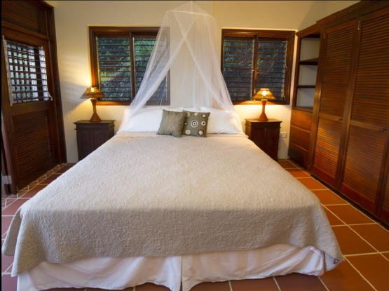 Image No.12-8 Bed Villa for sale