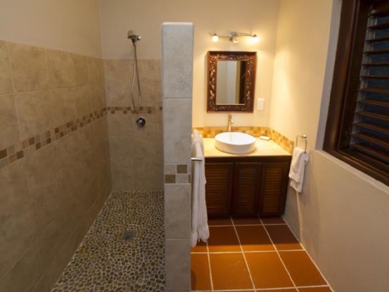 Image No.15-8 Bed Villa for sale