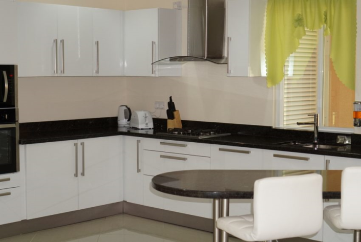 Image No.5-15 Bed Commercial for sale