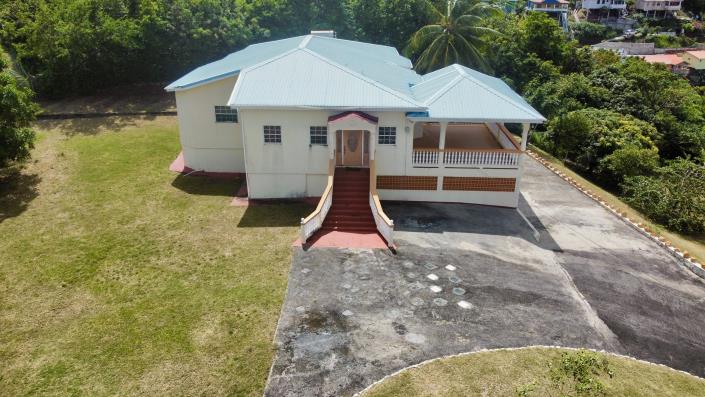 Image No.2-4 Bed House for sale