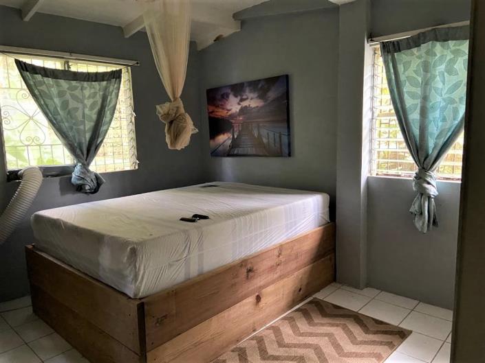 Image No.11-5 Bed House for sale