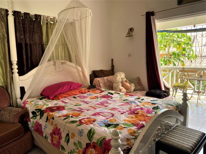 Image No.10-7 Bed House for sale