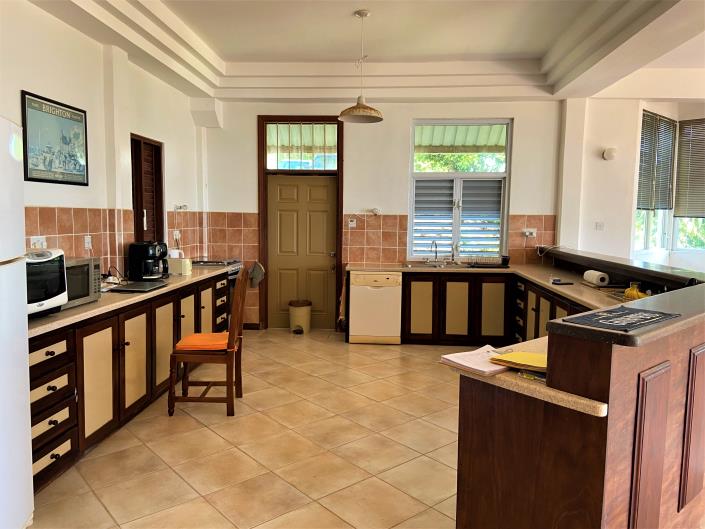 Image No.18-3 Bed House for sale