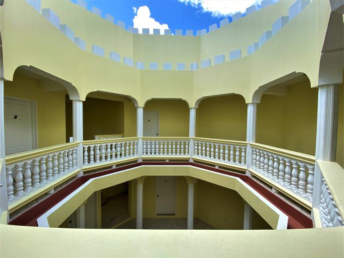 Image No.6-8 Bed House for sale