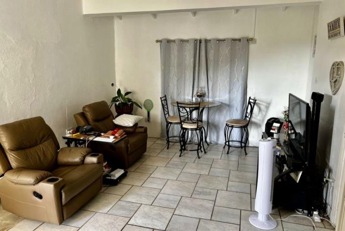 Image No.19-6 Bed House for sale