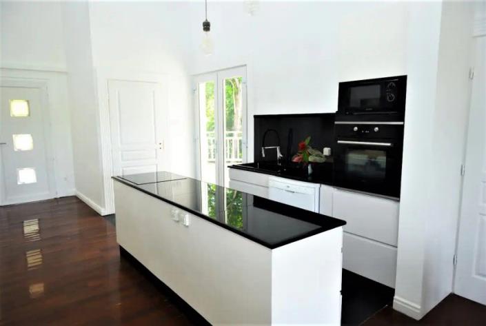 Image No.10-3 Bed Villa for sale