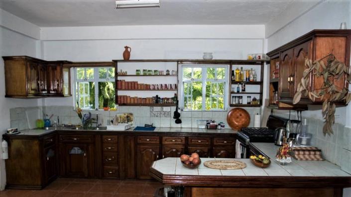 Image No.13-7 Bed House for sale