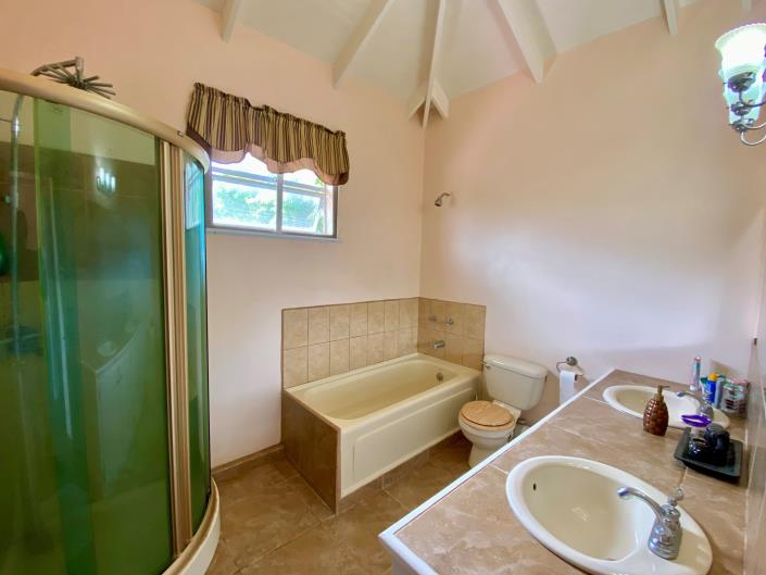 Image No.18-5 Bed House for sale