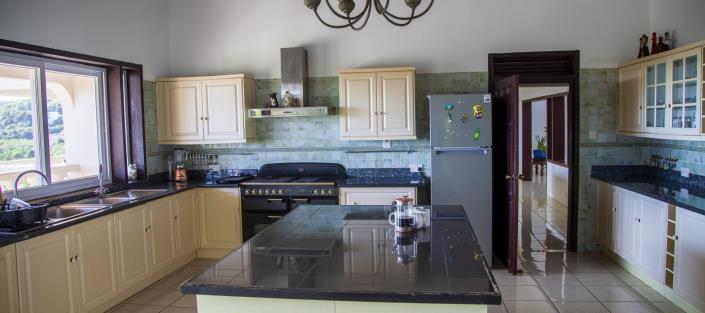 Image No.9-9 Bed Villa for sale