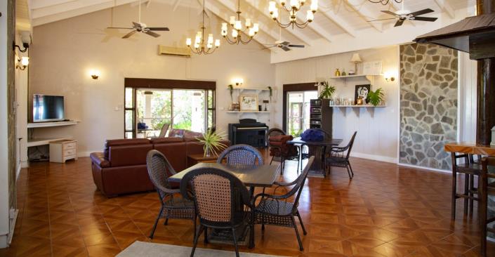 Image No.5-9 Bed Villa for sale