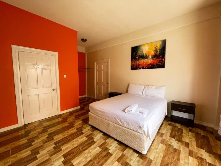 Image No.3-22 Bed Hotel for sale