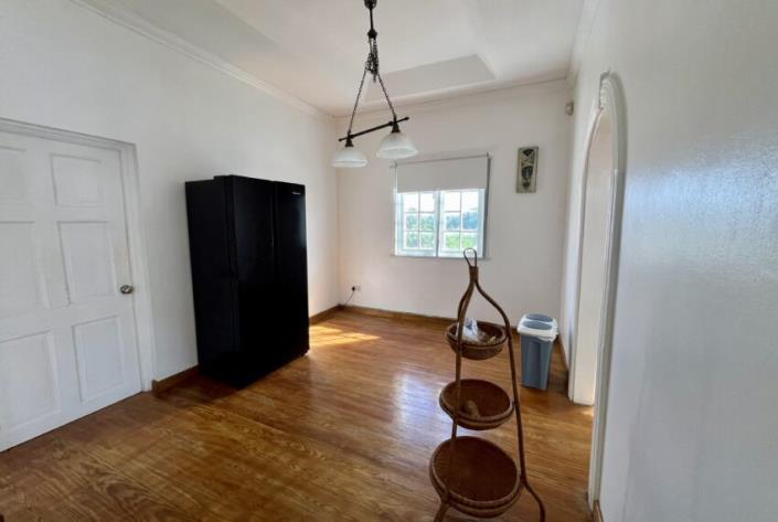 Image No.9-6 Bed Semi-Detached for sale