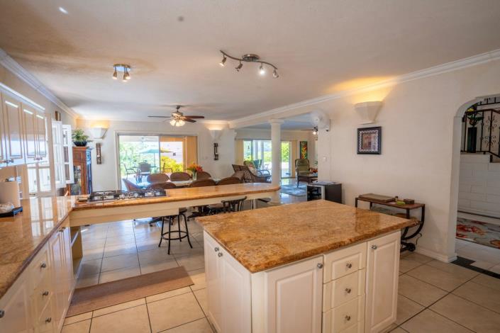 Image No.9-5 Bed Villa for sale