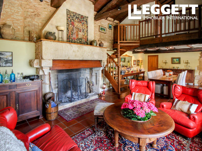 Image No.7-9 Bed House for sale