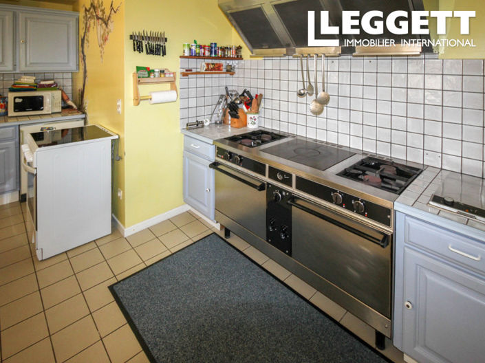 Image No.8-9 Bed House for sale