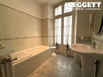 ahr0chm6ly9jzg4uagvzdglhlmltbw8vaw1hz2uvvevom