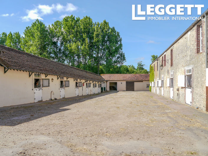 Image No.10-20 Bed House for sale